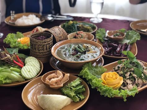 라오스 음식: 동남아시아의 숨겨진 보석, 그 맛과 이야기